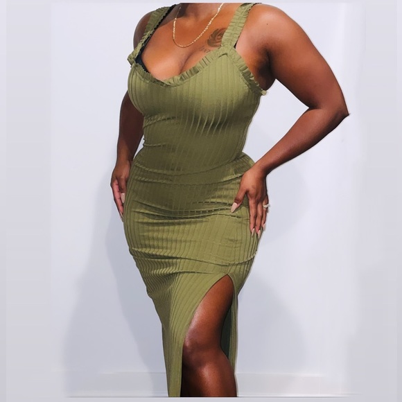 Haute Monde Olive Green Maxi Dress - Picture 2 of 3